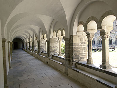 romanisches Kloster Kreuzgang