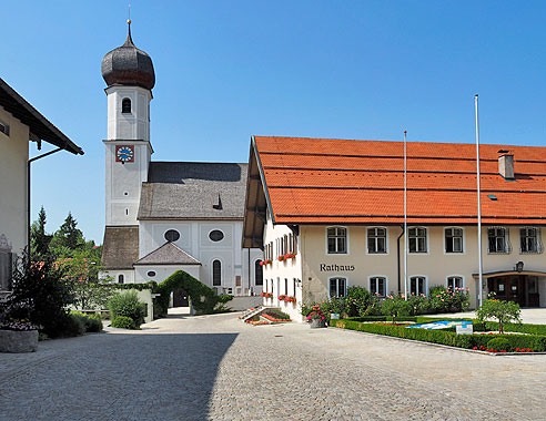 Gmund: St.Aegidius und Rathaus