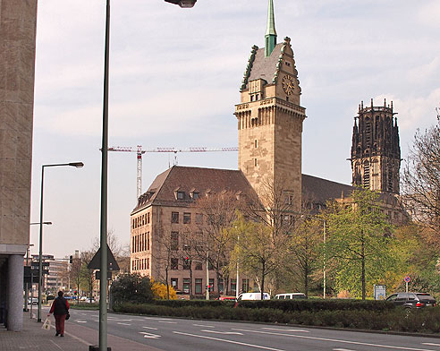 Rathaus und Kirche Duisburg