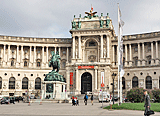 Wien: Vor der neuen Hofburg