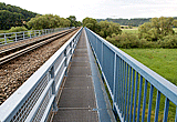 Weg über die Eisenbahnbrücke