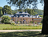Schloss Pillnitz vom Garten aus