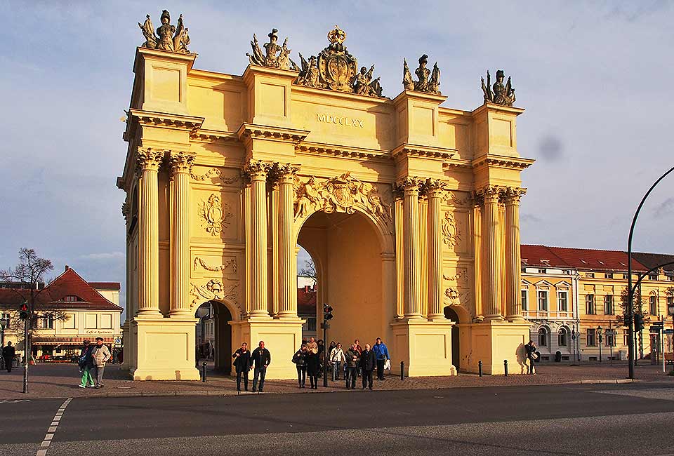 Aussenseite des Brandenburger Tor in Potsdam