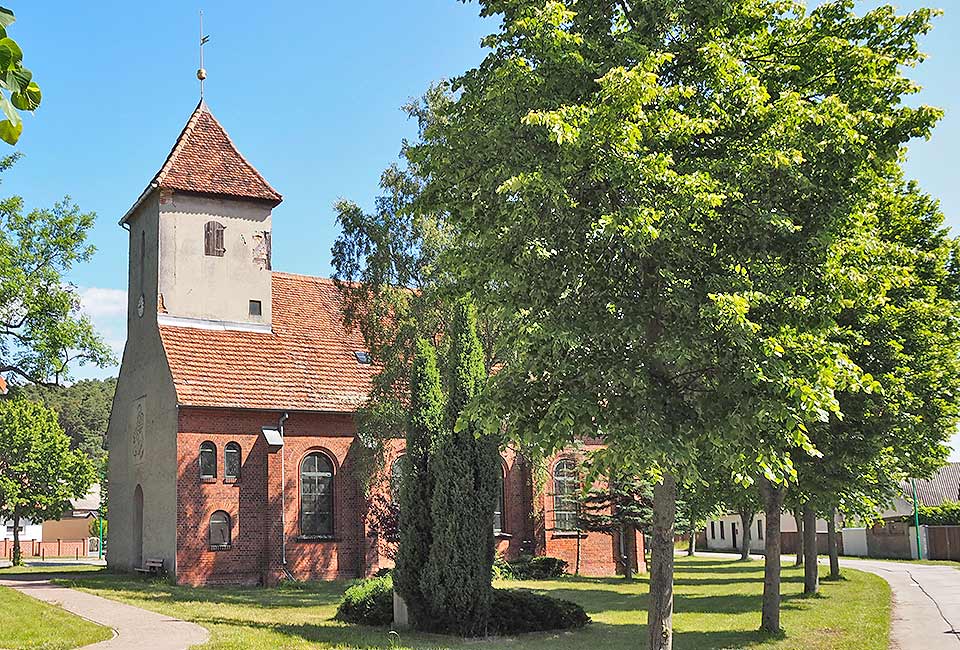 Kirche Göttlin
