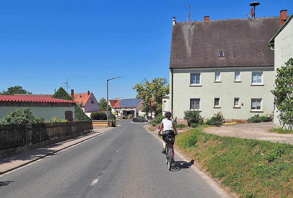 Ortsdurchfahrt in Roßendorf