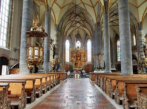 Innenraum Stadtkirche Schwaz