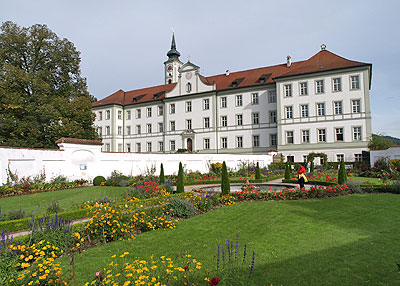 Kloster Schäftlarn am Morgen