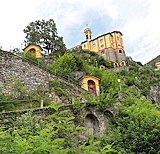 Hoch oben liegt Madonna del Sasso