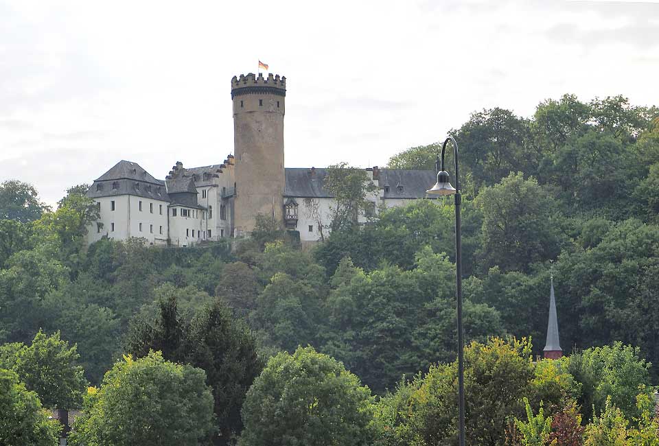 Schloss Dehrn über der Lahn