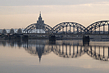 Riga: Brücke über die Daugava