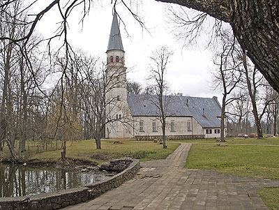 Riga: Kirche in Sigulda