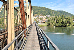 Über die Eisenbahnbrücke