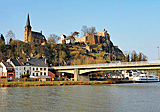 Kirche und Saarburg