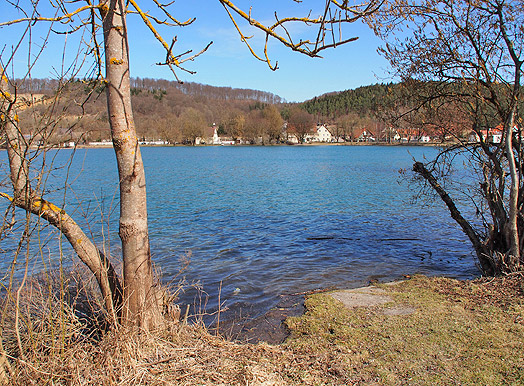 Der Itzelberger See, durch Stauung der Brenz entstanden