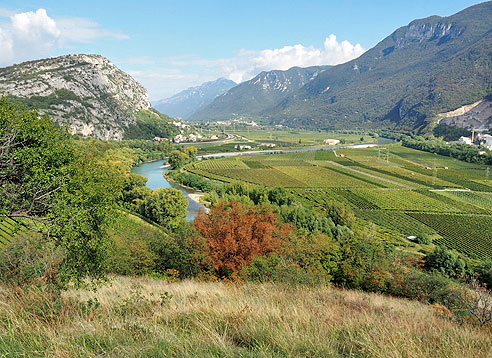 Radtour von Riva nach Garda, Übergang zum Etschradweg, entlang der Ezsch nach Mori