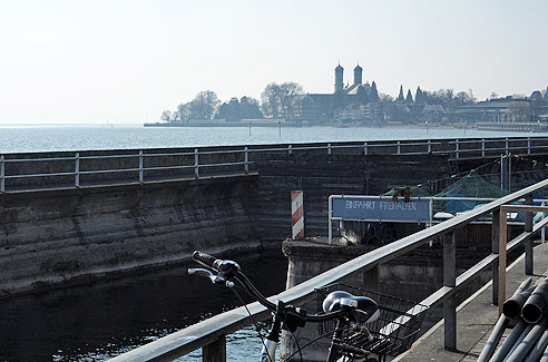 Blick von der Uferpromenade in Friedrichshafen