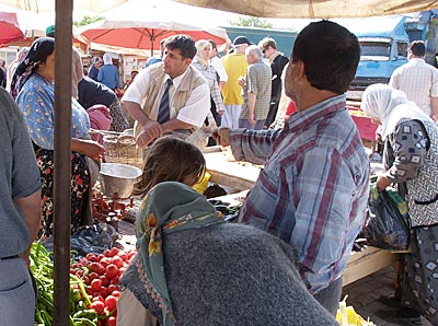 Radfahren in der Türkei: Gemüsemarkt