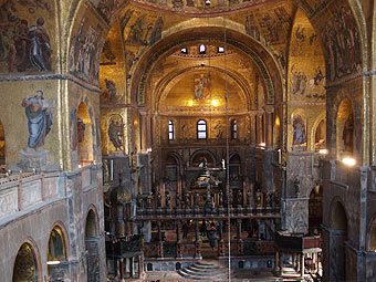 Basilica San Marco Innen