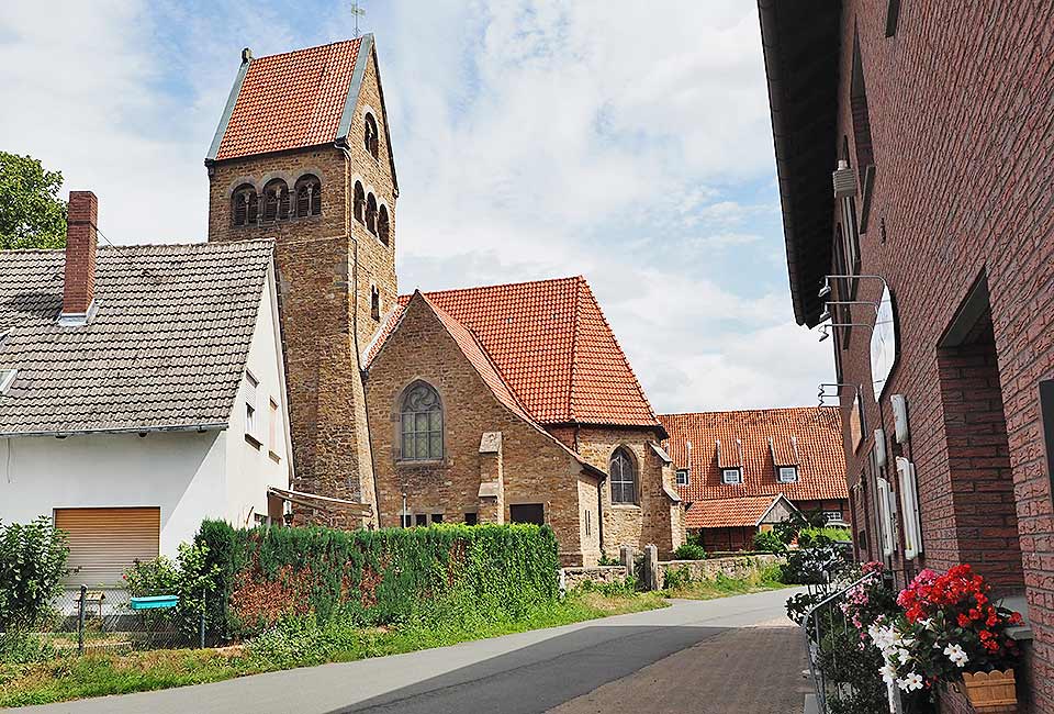 St.-Peter-und-Pauls-Kirche in Veltheim