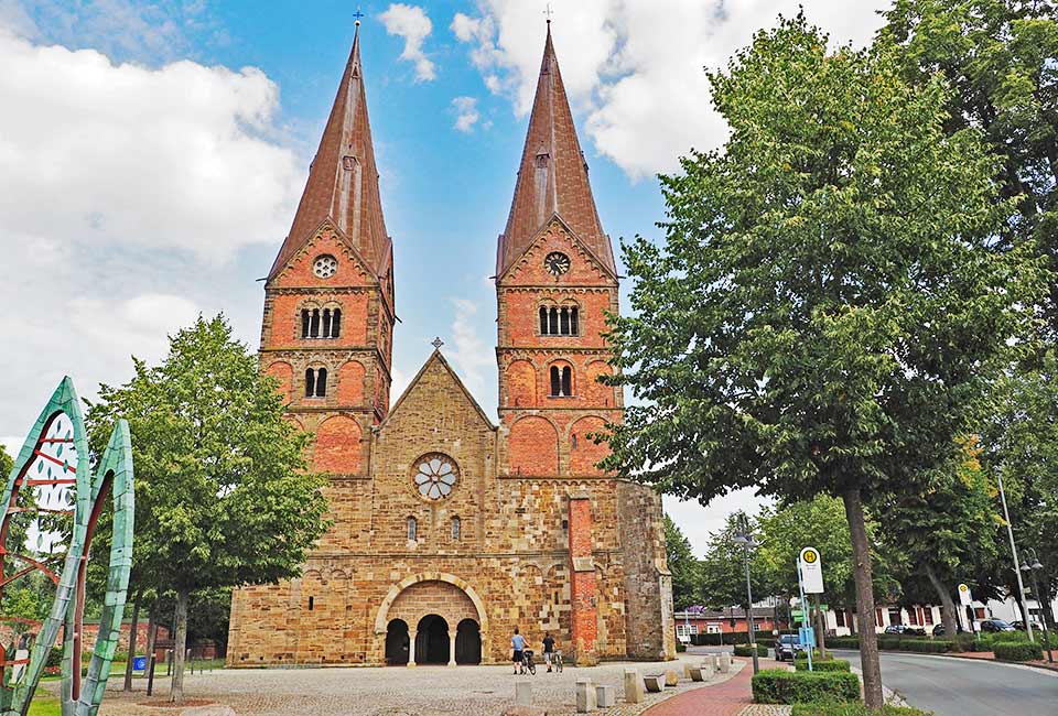 Stiftskirche St. Materniani et St. Nicolai in Bücken