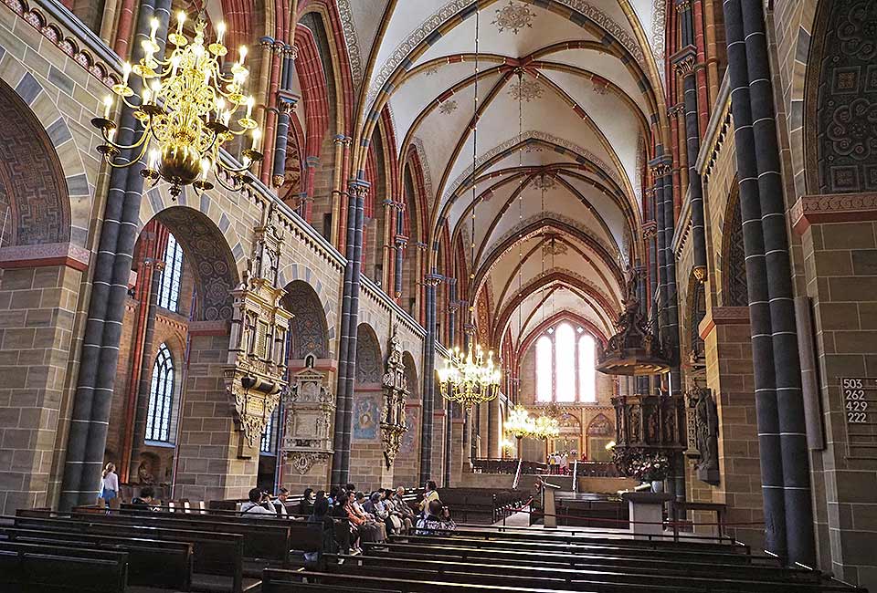 Kirchenschiff des Bremer Doms